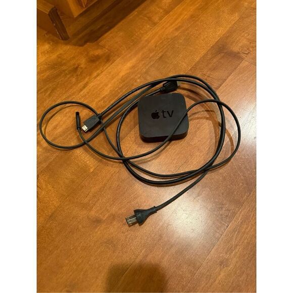 Apple TV  - Picture 1 of 5